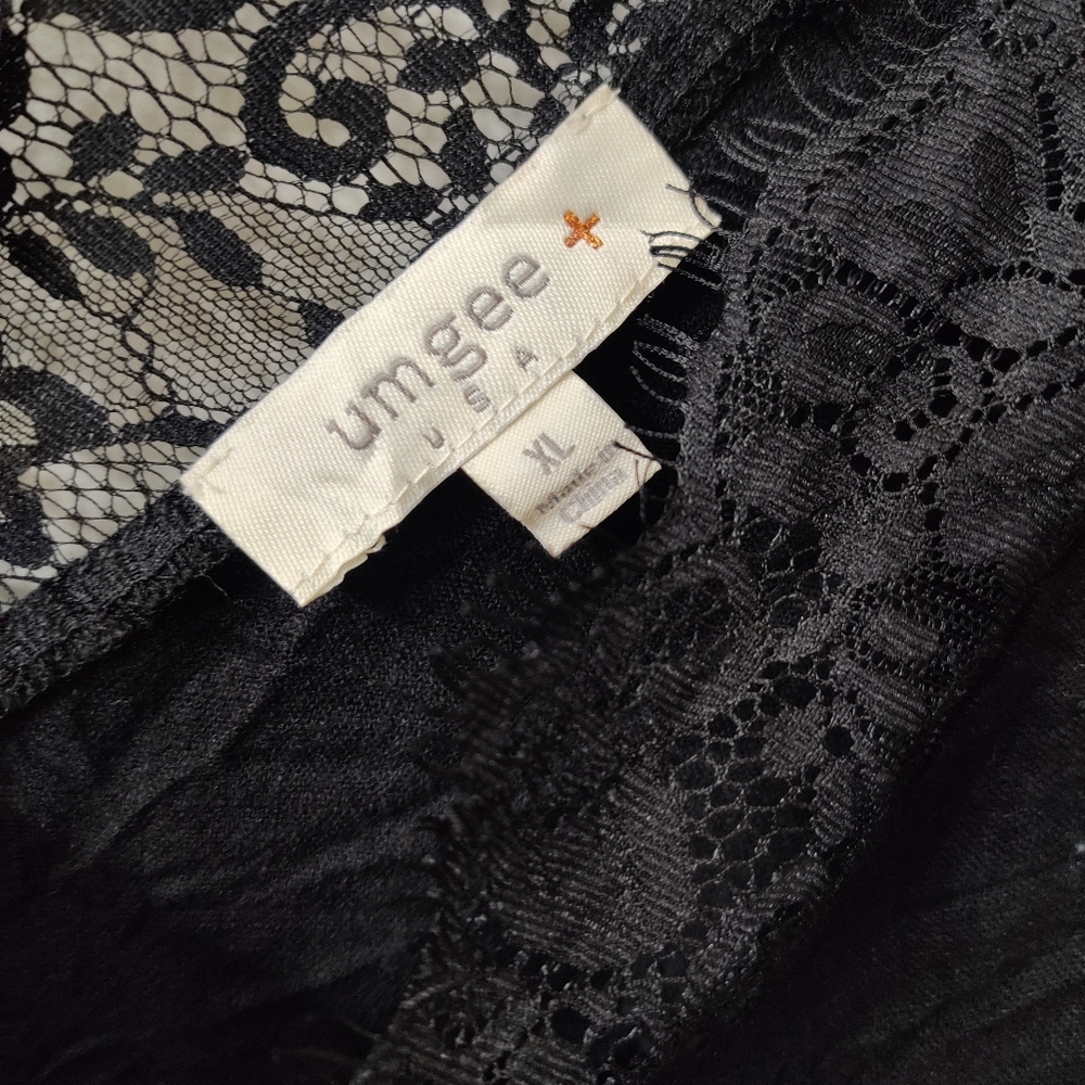 Umgee Black Lace Detail Top - Picture 6 of 6